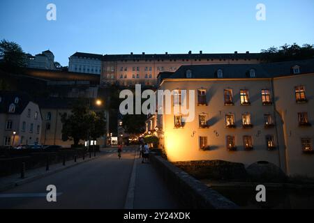 Luxemburg, Luxemburg - 29. August 2024: Die Altstadt von Luxemburg in der Abendzeit. Stockfoto