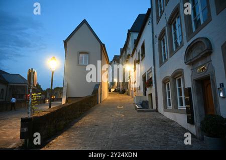 Luxemburg, Luxemburg - 29. August 2024: Die Altstadt von Luxemburg in der Abendzeit. Stockfoto