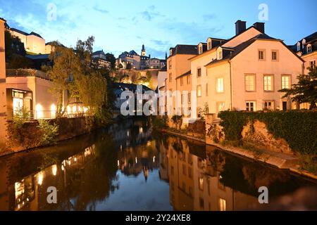 Luxemburg, Luxemburg - die Altstadt Luxemburg am Abend. Stockfoto