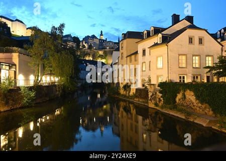 Luxemburg, Luxemburg - die Altstadt Luxemburg am Abend. Stockfoto