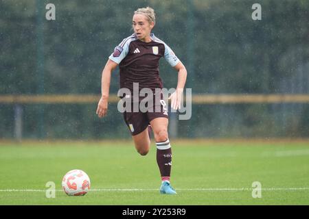 Everton FC gegen Aston Villa FC ist für die Vorsaison geeignet. WALTON HALL PARK STADIUM, ENGLAND - 8. September 2024 während der Vorsaison Freundschaft zwischen Everton FC und Aston Villa FC im Walton Hall Park Stadium am 4. September 2024 in Liverpool England. (Foto Alan Edwards) Stockfoto