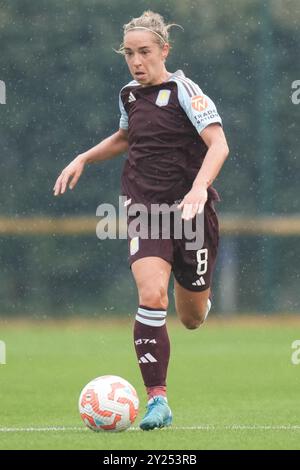 Everton FC gegen Aston Villa FC ist für die Vorsaison geeignet. WALTON HALL PARK STADIUM, ENGLAND - 8. September 2024 während der Vorsaison Freundschaft zwischen Everton FC und Aston Villa FC im Walton Hall Park Stadium am 4. September 2024 in Liverpool England. (Foto Alan Edwards) Stockfoto