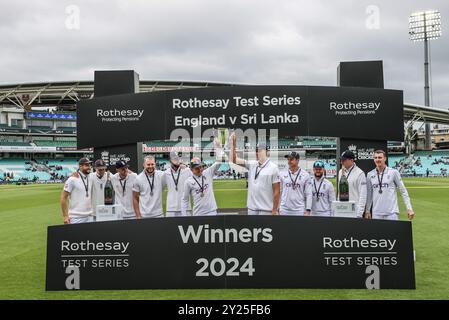 London, Großbritannien. September 2024. England gewinnt die Rothesay Test Series beim 3. Rothesay Test Match Day Four England gegen Sri Lanka im Kia Oval, London, Großbritannien, 9. September 2024 (Foto: Mark Cosgrove/News Images) in London, Großbritannien am 9. September 2024. (Foto: Mark Cosgrove/News Images/SIPA USA) Credit: SIPA USA/Alamy Live News Stockfoto