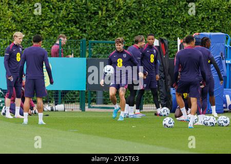 Enfield, Großbritannien. September 2024. England Defender John Stones während des England Trainings vor dem finnischen Spiel am 9. September 2024 auf dem Tottenham Hotspur Training Ground, Enfield, England, Vereinigtes Königreich Credit: Every Second Media/Alamy Live News Stockfoto