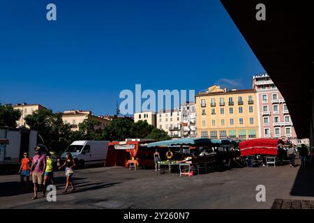 Marché Central d'Ajaccio, Korsika, Marktgebäude in Ajaccio, Korsika. Entworfen von Bernard Desmoulin, ORMA Architettura. Stockfoto