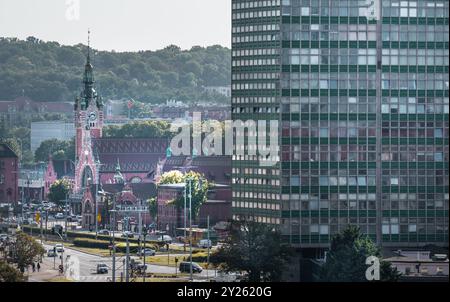 Danzig, Woiwodschaft Pommern, Polen, 07. september 2024. Historischer Hauptbahnhof. Urbanes Stadtbild. Stockfoto