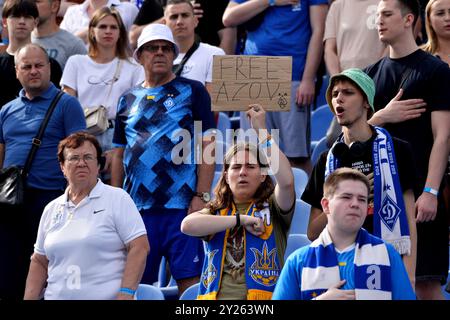 Kiew, Ukraine. September 2024. Kiew, Ukraine 01. September 2024 Dynamo-Fans 5. Runde des Spiels der ukrainischen Premier League VBET zwischen Dynamo Kiew - LNZ Cherkasy (KUBANOV PAVLO UKR/SPP) Credit: SPP Sport Press Photo. /Alamy Live News Stockfoto