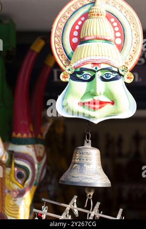 Indien, Kerala, Kochi (Fort Cochin), Kathakali Performer Maske auf dem Touristenmarkt Stockfoto