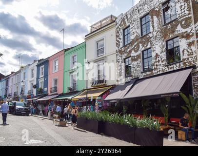 London, Vereinigtes Königreich, 23. August 2024. Tagesansicht der Portobello Road in Notting Hill. Quelle: Vuk Valcic/Alamy Stockfoto