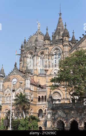 Indien, Mumbai, der Chhatrapati Shivaji Terminus, entworfen von F. W. Stevens. Stockfoto