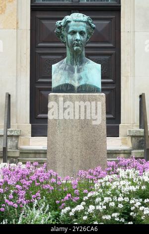 Bayreuth Ludwig II. König von Bayern Ludwig II. Büste vor Wagners Villa Wahnfried Haus Ludwig II. War Stifter und Unterstützer von Richard Wagner Stockfoto