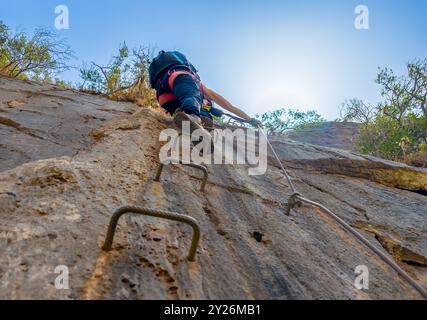 Sardegna (Italien) - die Südküste Sardiniens im Gebiet von Sulcis, Cagliari. Hier mit dem alpinistischen Riesenweg Gutturu Xeu, in Iglesias Stockfoto