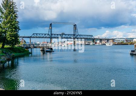 Ein Blick auf den Murray Morgan Brdige in Tacoma, Washington. Stockfoto