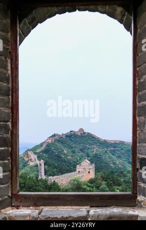 Chengde, China. September 2024. Blick auf die Chinesische Mauer von Jinshanling in Chengde, China, am 4. August 2015. (Foto: Costfoto/NurPhoto) Credit: NurPhoto SRL/Alamy Live News Stockfoto