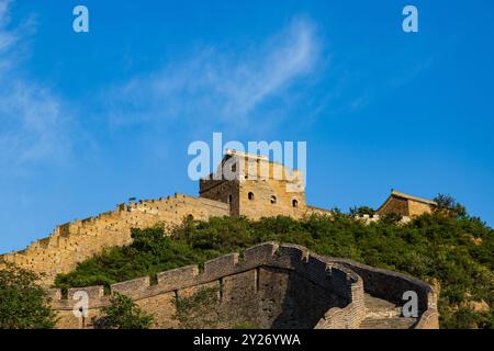 Chengde, China. September 2024. Blick auf die Chinesische Mauer von Jinshanling in Chengde, China, am 4. August 2015. (Foto: Costfoto/NurPhoto) Credit: NurPhoto SRL/Alamy Live News Stockfoto