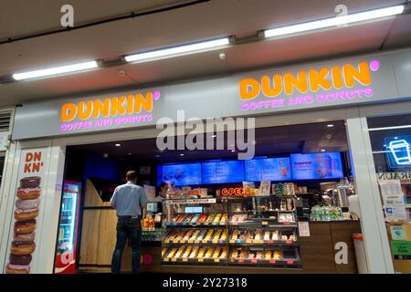 Dunkin Coffee and Donuts Logo Shop Logo Firmenzeichen Deutschland Europa Stockfoto