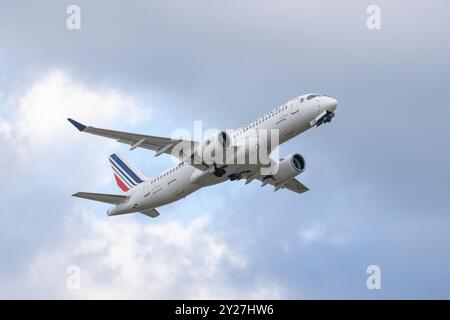 Air France Airbus a220 startet vom Flughafen Helsinki in Finnland Stockfoto