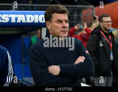 ARCHIVFOTO: Dieter HECKING wird am 12. September 2024 60 Jahre alt, Trainer Dieter HECKING (HH), Tense, Gesture, Gesture, Football 2. Bundesliga, 23.Spieltag, Spieltag23, HSV Hamburg Hamburg (HH) - FC St. Pauli Hamburg Hamburg (Pauli) 0:2, am 22. Februar 2020 in Hamburg/Deutschland. DFL-VORSCHRIFTEN PROHIBT JEDE VERWENDUNG VON FOTOS ALS BILDSEQUENZEN UND/ODER QUASI-VIDEO. Ã? Â Stockfoto