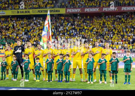 Rumänien singt die Nationalhymne während der UEFA Nations League, Gruppenphase, Liga C, Gruppe C2, Fußballspiel zwischen Rumänien und Litauen am 9. September 2024 im Stadionul Steaua in Bukarest, Rumänien - Foto Mihnea Tatu/Lightspeed Images/DPPI Credit: DPPI Media/Alamy Live News Stockfoto