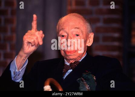 ARCHIVFOTO: Vor 25 Jahren, am 14. September 1999, Andre KOSTOLANY, Andre KOSTOLANY, HUN, Börsenspekulator, interpretiert? Stockfoto
