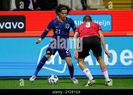 Venlo, Niederlande. September 2024. VENLO, NIEDERLANDE - 9. SEPTEMBER: Gjivai Zechiel aus den Niederlanden U23 dribbelt während des Qualifikationsspiels der UEFA U23-Europameisterschaft zwischen den Niederlanden U23 und Georgien U23 im Stadion de Koel am 9. September 2024 in Venlo, Niederlande. (Foto: Broer van den Boom/Orange Pictures) Credit: Orange Pics BV/Alamy Live News Stockfoto