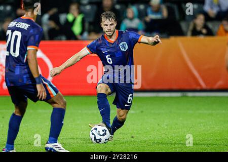 Venlo, Niederlande. September 2024. VENLO, NIEDERLANDE - 9. SEPTEMBER: Dirk Eigensinn der Niederlande U23 dribbelt während des Qualifikationsspiels der UEFA U23-Europameisterschaft zwischen den Niederlanden U23 und Georgien U23 im Stadion de Koel am 9. September 2024 in Venlo, Niederlande. (Foto: Broer van den Boom/Orange Pictures) Credit: Orange Pics BV/Alamy Live News Stockfoto