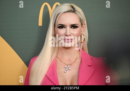 Berlin, Deutschland. September 2024. Daniela Katzenberger kommt zur Eröffnungsveranstaltung der McDonalds Niederlassung in der Alboinstraße. Quelle: Jens Kalaene/dpa/Alamy Live News Stockfoto