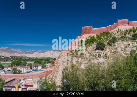 Blick auf das Kloster Gyangze Palkor (Baiju-Tempel). Genommen auf dem Gyangtse (Gyangze) von Tibet. Stockfoto