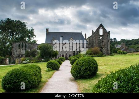 Blick auf die Abtei Beauport, Côtes d'Armor, Bretagne, Frankreich Stockfoto