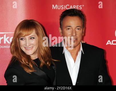 Patti Scialfa, Bruce Springsteen beim MusiCares Person of the Year 2013 im Los Angeles Convention Center in Los Angeles, Kalifornien, USA, 8. Februar Stockfoto