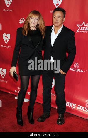 Patti Scialfa, Bruce Springsteen beim MusiCares Person of the Year 2013 im Los Angeles Convention Center in Los Angeles, Kalifornien, USA, 8. Februar Stockfoto