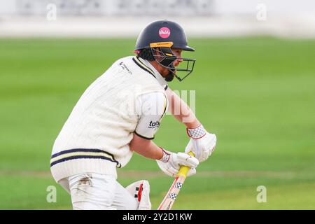 Worcester, Großbritannien. September 2024. Aufgenommen am 10. September 2024 in Worcester, Großbritannien, im Worcestershire County Cricket Club, New Road, Worcester. Das Bild ist #71, Alex Davies aus Warwickshire in Aktion während des Spiels der Vitality County Championship 2024 zwischen Worcestershire CCC und Warwickshire CCC. Das Bild ist nur für redaktionelle Zwecke bestimmt – Credit: Stu Leggett/Alamy Live News Stockfoto