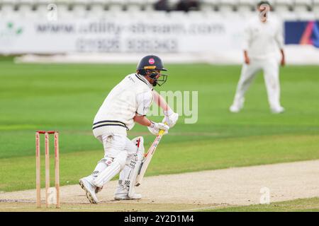 Worcester, Großbritannien. September 2024. Aufgenommen am 10. September 2024 in Worcester, Großbritannien, im Worcestershire County Cricket Club, New Road, Worcester. Das Bild ist #71, Alex Davies aus Warwickshire in Aktion während des Spiels der Vitality County Championship 2024 zwischen Worcestershire CCC und Warwickshire CCC. Das Bild ist nur für redaktionelle Zwecke bestimmt – Credit: Stu Leggett/Alamy Live News Stockfoto