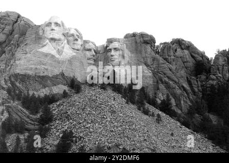 Mount Rushmore National Memorial, South Dakota, USA, mit den ikonischen Gesichtern der US-Präsidenten. Stockfoto