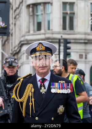 London, Großbritannien. September 2024. Chief of the Defence Staff Admiral Sir Tony Radakin KCB ADC gesehen Walking in Westminter Credit: Richard Lincoln/Alamy Live News Stockfoto