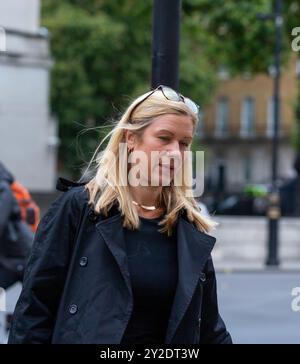 London, Großbritannien. September 2024. Ellie Reeves, Ministerin ohne Portfolio und Vorsitzende der Labour Party, kommt im Kabinett an Stockfoto