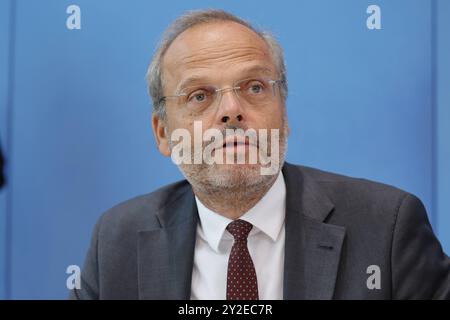 Dr. Felix Klein, Beauftragter der Bundesregierung für jüdisches Leben in Deutschland und den Kampf gegen Antisemitismus, Deutschland, Berlin, Bundespressekonferenz, Thema: 5. Gemeinsamer Bericht - Diskriminierung in Deutschland *** Dr. Felix Klein, Beauftragter der Bundesregierung für das jüdische Leben in Deutschland und die Bekämpfung des Antisemitismus, Deutschland, Berlin, Bundespressekonferenz, Thema 5 gemeinsamer Bericht zur Diskriminierung in Deutschland Stockfoto