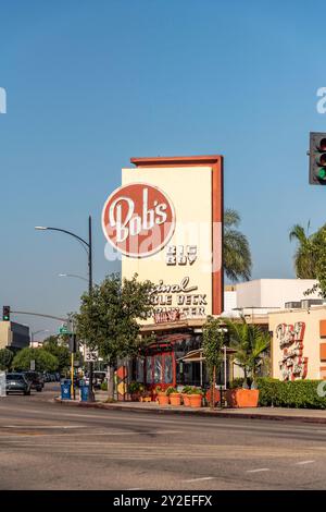 Burbank, CA, USA – 3. September 2024: Außenansicht des Hamburger Restaurants Bob’s Big Boy in Burbank, CA. Stockfoto