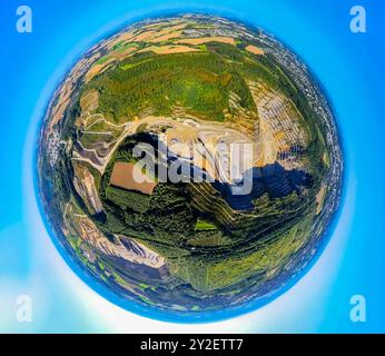 Luftbild, Steinbruch Rützkausen, Rheinkalk Kalksteinbruch, Waldgebiet, Erdkugel, Fischaugen Aufnahme, Fischaugen Aufnahme, 360 Grad Aufnahme, Tiny World, Little Planet, Fisheye Bild, Rützkausen, Wülfrath, Ruhrgebiet, Nordrhein-Westfalen, Deutschland ACHTUNGxMINDESTHONORARx60xEURO *** Luftaufnahme, Steinbruch Rützkausen, Kalksteinbruch Rhein, Waldfläche, Erdkugel, Fisheye-Bild, 360-Grad-Bild, winzige Welt, kleiner Planet, Fisheye-Bild, Rützkausen, Wülfrath, Ruhrgebiet, Nordrhein-Westfalen, Deutschland ATTENTIONxMINDESTHONORARx60xEURO Stockfoto