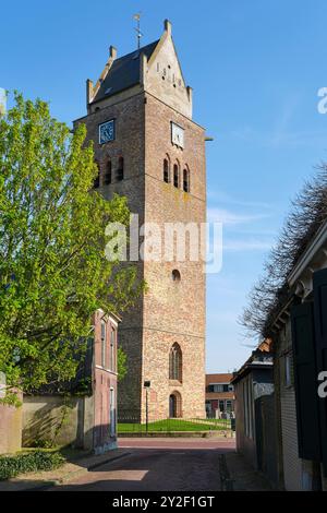 Die Meinardskerk in Minnerstga Friesland, Niederlande. Die einschiffige Kirche aus dem 16. Jahrhundert, Kirche mit Teilen aus dem 13. Jahrhundert. Stockfoto