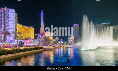 Nachtblick auf den Las Vegas Strip und Bellagio Springbrunnen in Las Vegas, Nevada. Stockfoto