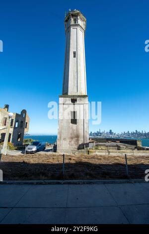 Alcatraz, ein ehemaliges Hochsicherheitsgefängnis auf Alcatraz Island in der Bucht von San Francisco, ist bekannt für seine berüchtigte Vergangenheit und seine atemberaubende Lage. It Stockfoto