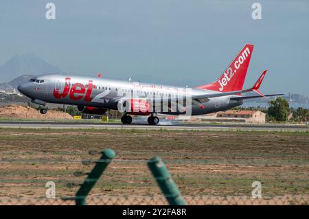 Boeing 737 Flugzeug der Fluggesellschaft Jet2 am Flughafen Alicante, El Altet. Stockfoto