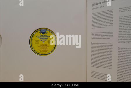 Plattencover aus Vintage-Vinyl. Hans Werner Henze-5 Symphonien, Berliner Philharmoniker, Deutsche Grammophon 1966, Gatefold Cover, Stockfoto