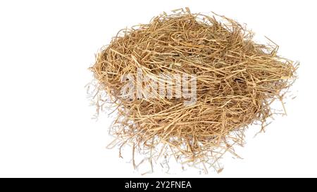 Schneiden Sie das Bild von trockenem Stroh mit Schnittpfaden vor weißem Hintergrund aus, um die Textur und die einzelnen Fäden für ein vielseitiges Design hervorzuheben Stockfoto