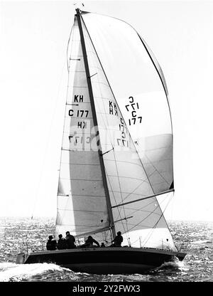 AJAX NEWS FOTOS. 1974. TORBAY, ENGLAND - 1-TONNEN-WELTMEISTERSCHAFT - CEIL III (HONG KONG SEGEL NR C-177) WÄHREND EINES KÜSTENRENNENS. FOTO: JONATHAN EASTLAND/AJAX REF:340 222904 9 Stockfoto