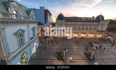 Belgrad, Serbien - 15. September 2019: Touristen und Einheimische genießen die Knez Mihailova Straße Stockfoto