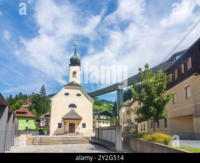 Krems in Kärnten: Kirche Kremsbrücke, Tauernautobahn Hangbrücke in Millstätter See – Bad Kleinkirchheim – Nockberge, Kärnten, C Stockfoto