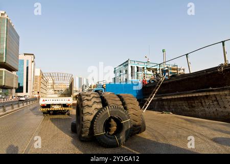 Fragmente des täglichen Lebens in der Nähe des Creek (Dubai - Vereinigte Arabische Emirate) Stockfoto