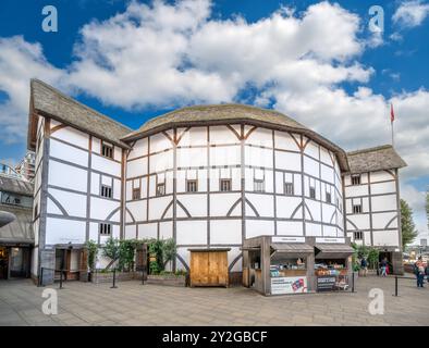 Das Globe Theatre, London. Shakespeares Globe Theater am Südufer der Themse, Southwark, London, England, Großbritannien. Globe Theater. Stockfoto